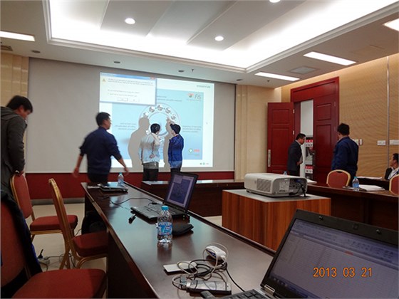 我们公司销售结合舍弗勒集团工程师一起给海螺川崎针对立磨轴承做的技术交流