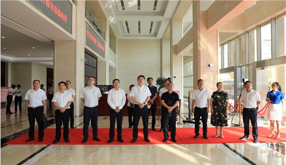 四川叙永县委书记廖俊率队赴浙江省实地考察红狮控股集团有限公司。