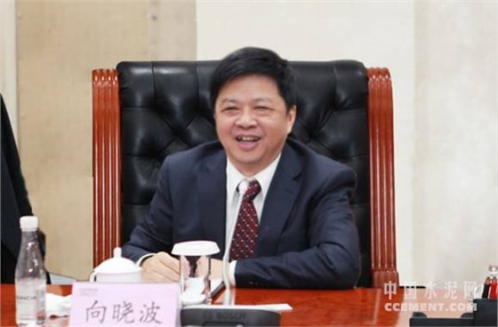  中国四联仪器仪表公司董事长向晓波