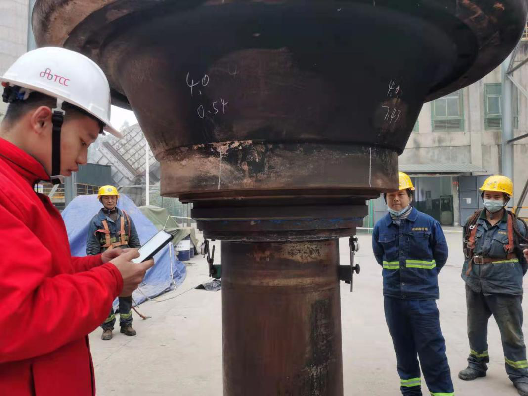 轴承安装完成，现场测得轴向游隙值，并确定本次安装到位