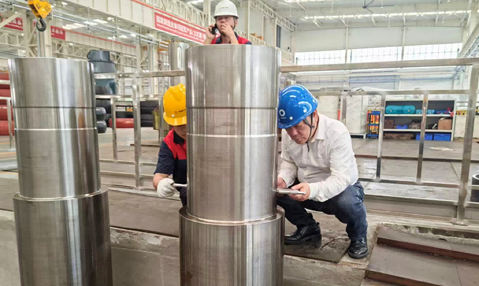 水泥立磨磨辊轴承安装专业案例